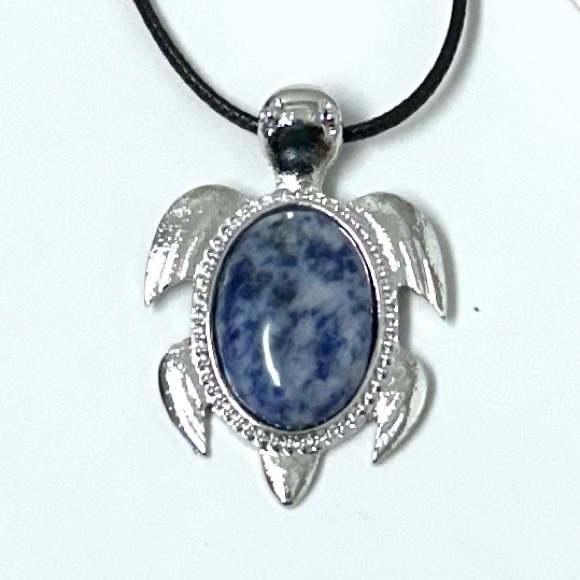 Sodalite Natural Gemstone Turtle Pendant Necklace Healing Gemstone - Picture 1 of 3